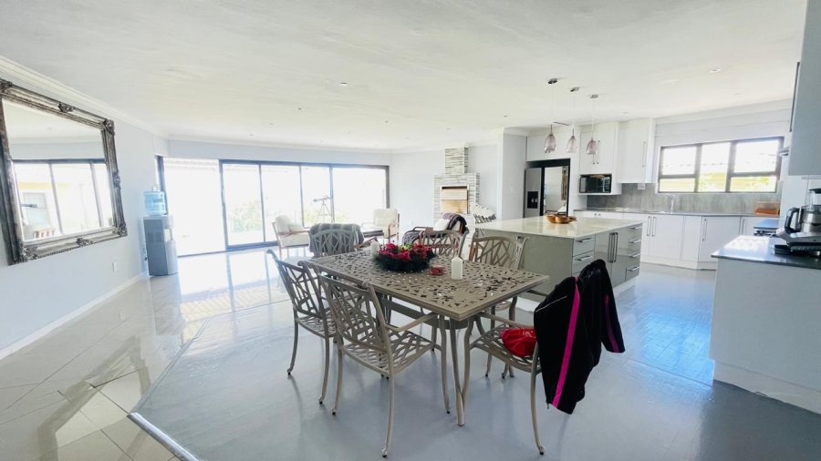 4 Bedroom Property for Sale in Gonubie Eastern Cape